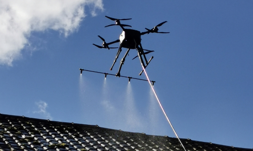 Démoussage de toiture par drone d’un cabinet médical